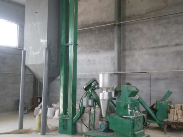 對輥式粉碎機組 對輥式粉碎機組